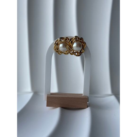 Classic Givenchy Vintage Gold and Pearl Gold Chain Chunky Earrings 1980s - Picture 1 of 9